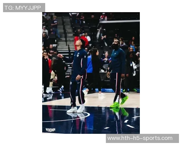 库里在奥兰多客场穿哈达威蓝喷引发球迷热议乱穿鞋时代来临